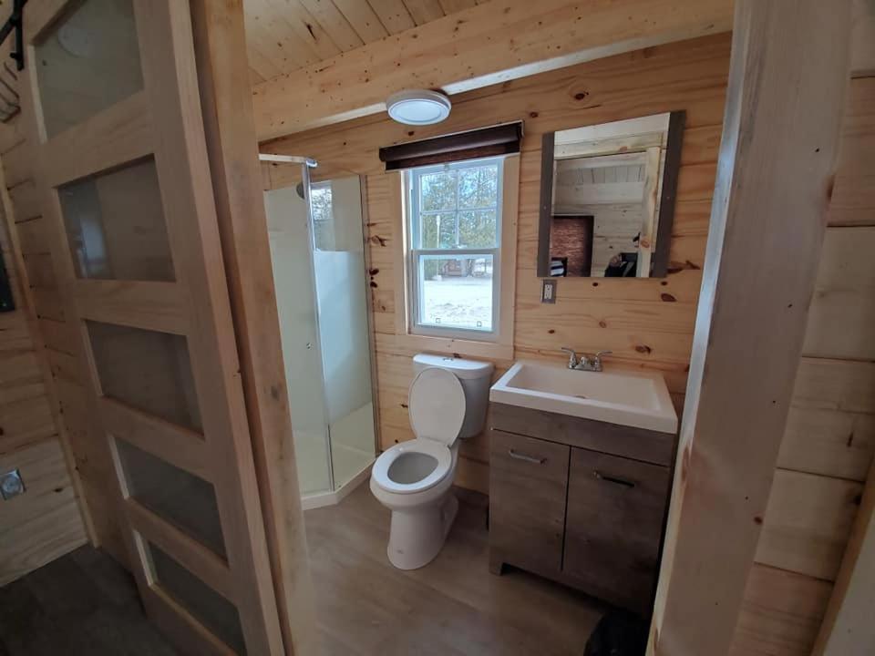 Les Chalets De La Colline Inc Baie-Sainte-Catherine Exterior photo